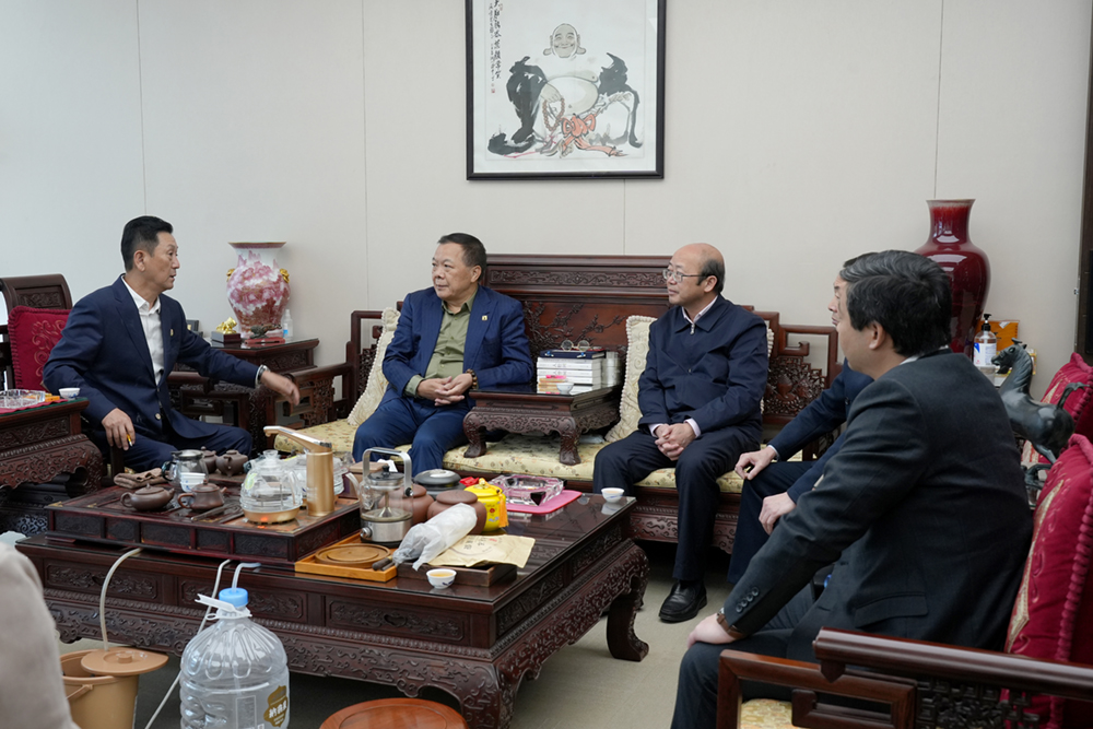 要闻｜赣州市人民政府副市长赖正文一行莅临中电数通考察调研